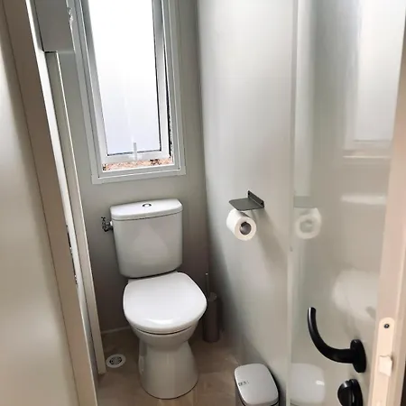Tolles Mobilheime In Super Strandnaehe Semesterbostad Saint-Raphaël
